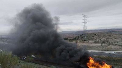 Cortada la circulación en la M-50 por el incendio de un camión a la altura de San Fernando de Henares