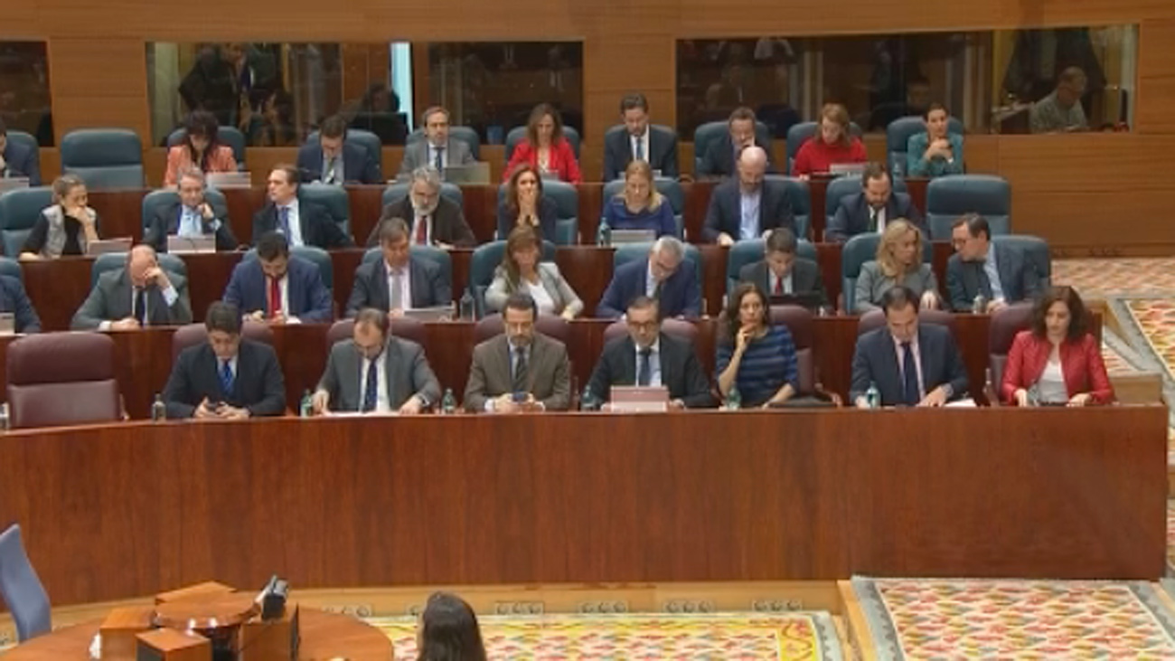 Ayuso anuncia que donará 20 casas prefabricadas para 200 refugiados en una medida conjunta con Almeida