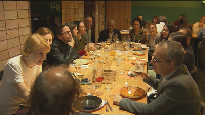 Cómo comportarte en las cenas de empresa para evitar tu despido