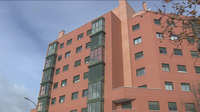 Los afectados por la venta de las viviendas del IVIMA urgen a la Comunidad a revertir la operación