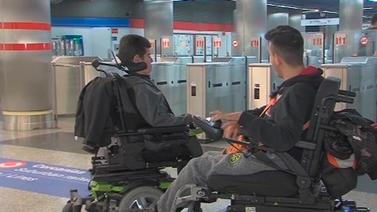 Más formación para los trabajadores de Metro de Madrid para ayudar a personas con discapacidad intelectual