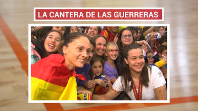 Las canteranas del Balonmano Coslada, emocionadas con las 'Guerreras'