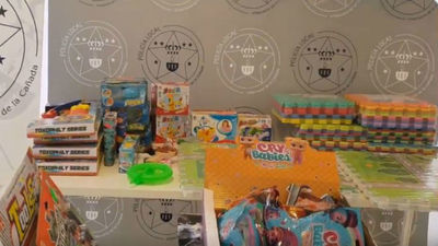 La Policía de Villanueva de la Cañada retira de las tiendas centenares de juguetes
