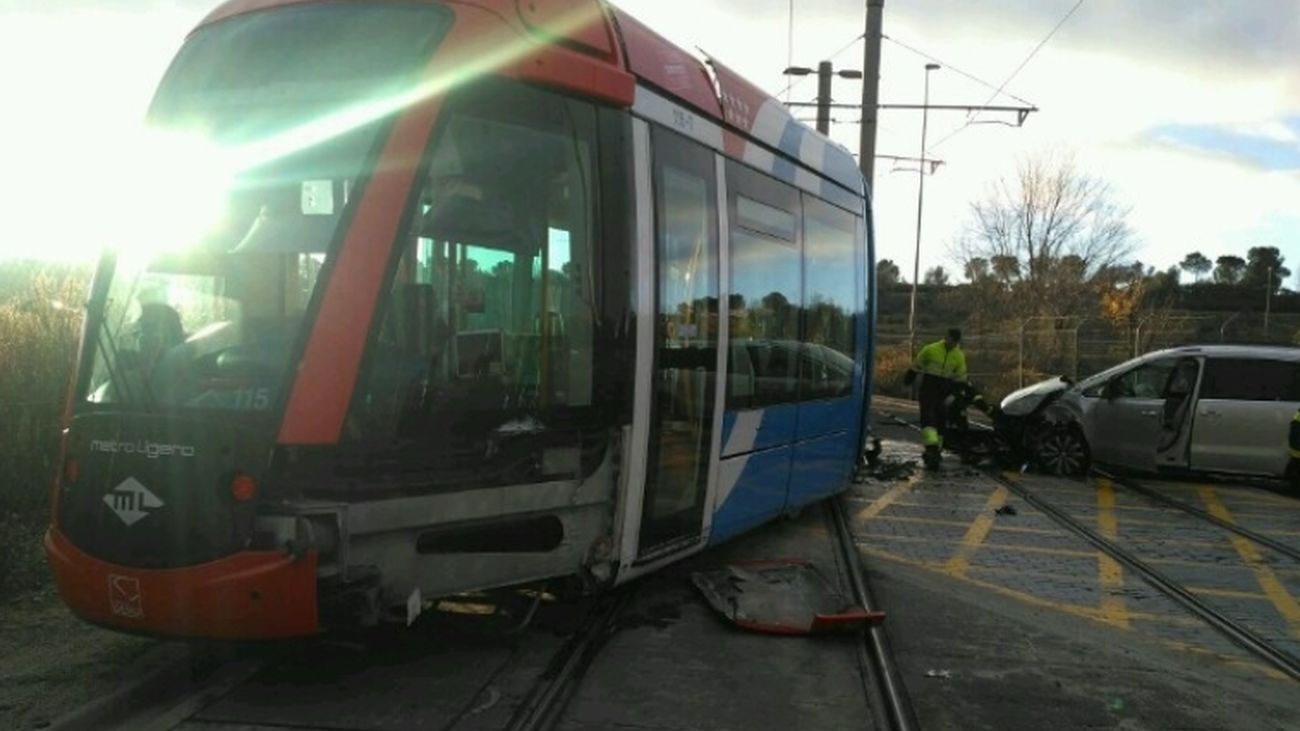 Un herido en un accidente entre el Metro Ligero y un vehículo en Boadilla