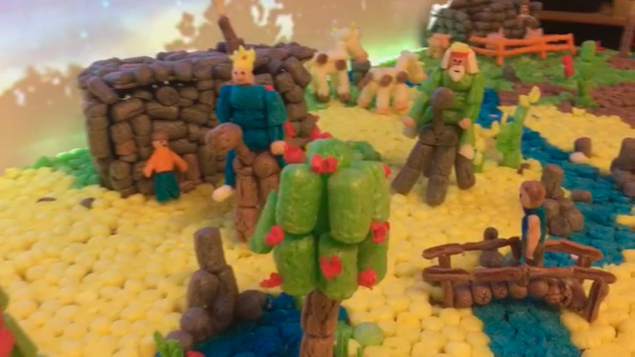 Los mayores de Madrid hacen sus belenes