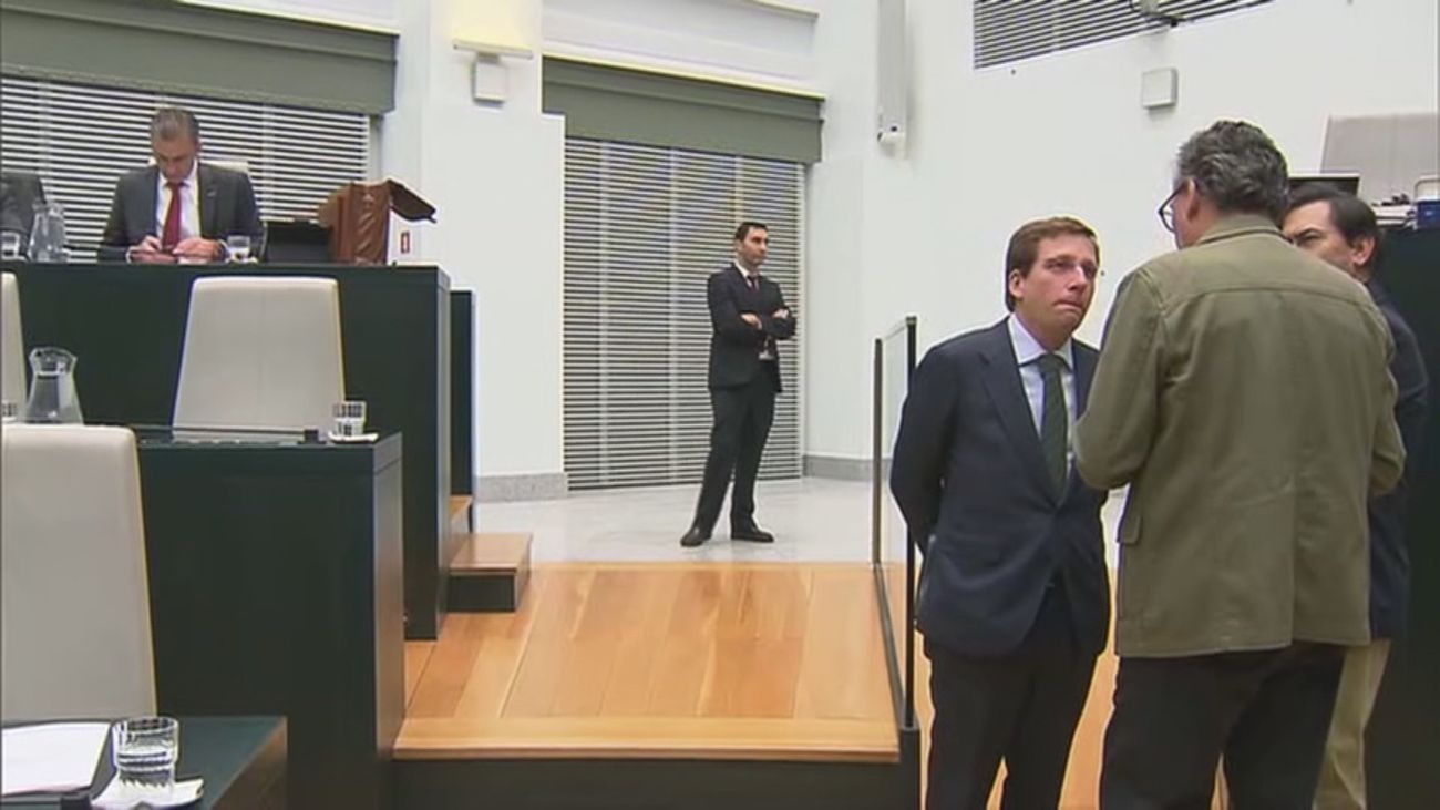 Descanso durante el Pleno de la capital