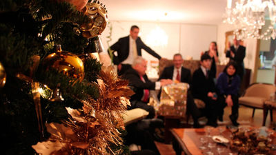 ¿Deberíamos prohibir hablar de política en las cenas navideñas?