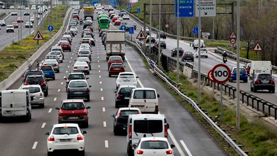 Primeras complicaciones de tráfico en las carreteras madrileñas en la operación salida de Navidad