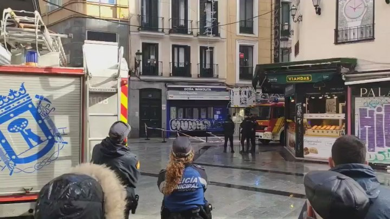 La caída de unos cascotes obliga a cerrar a Doña Manolita