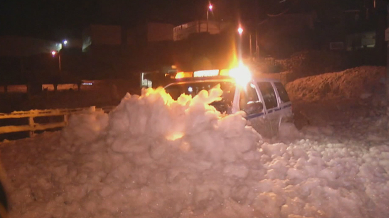Fabien cede tras dejar miles de afectados, viento huracanado y olas de 20 metros