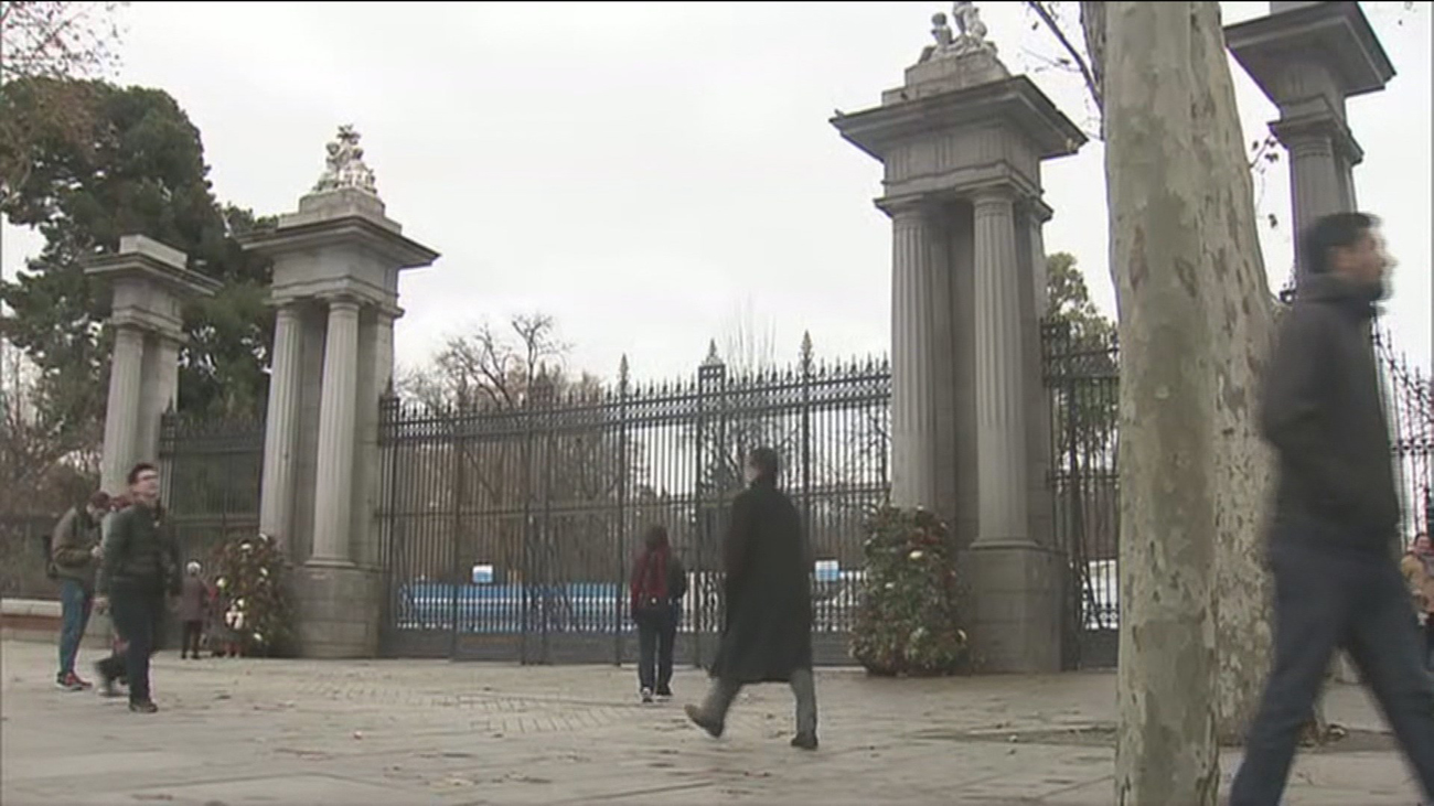 Reabren el Retiro y otros ocho parques aunque con zonas acordonadas