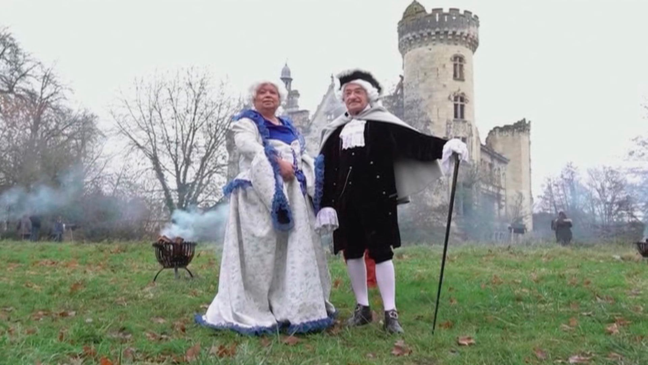 350 de los 18.000 copropietarios de un castillo francés celebran una gran fiesta