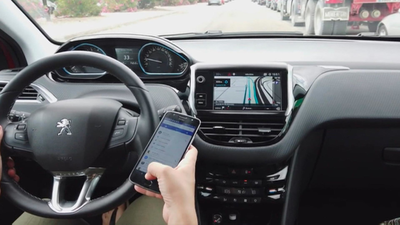 El 60% de los españoles llama por teléfono pese a saber que el destinatario va conduciendo