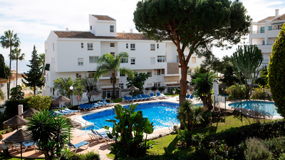 Tragedia en Málaga: un padre y dos de sus hijos mueren ahogados en una piscina