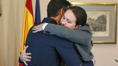 Sánchez e Iglesias llegan a un preacuerdo de gobierno de coalición en noviembre