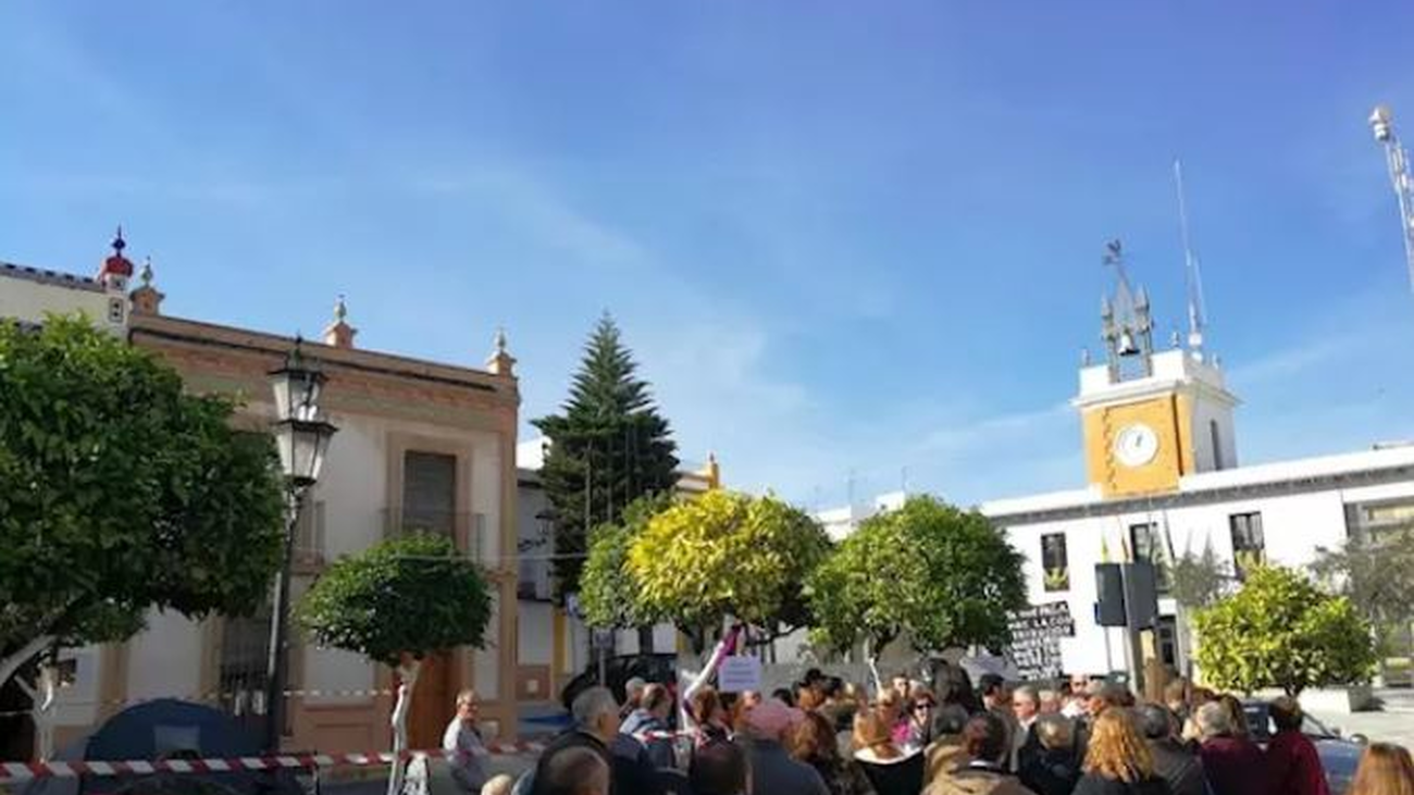 Acampada indefinida de parcelistas del Sector F de Almensilla (Sevilla)