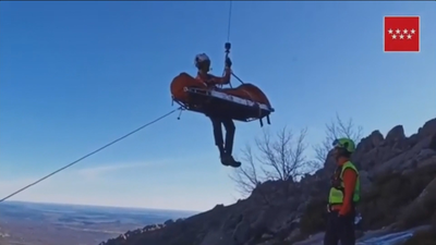 Rescatan en helicóptero a un excursionista en Manzanares El Real