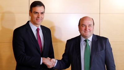 El PNV alcanza un acuerdo con el PSOE para apoyar la investidura de Pedro Sánchez