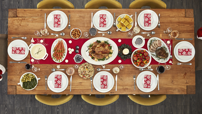 En Nochevieja... ¿móvil o familia?