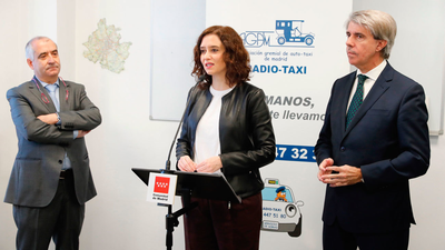 Ayuso felicita el 2020 al sector del taxi y apuesta por "mirar hacia delante y caminar juntos"