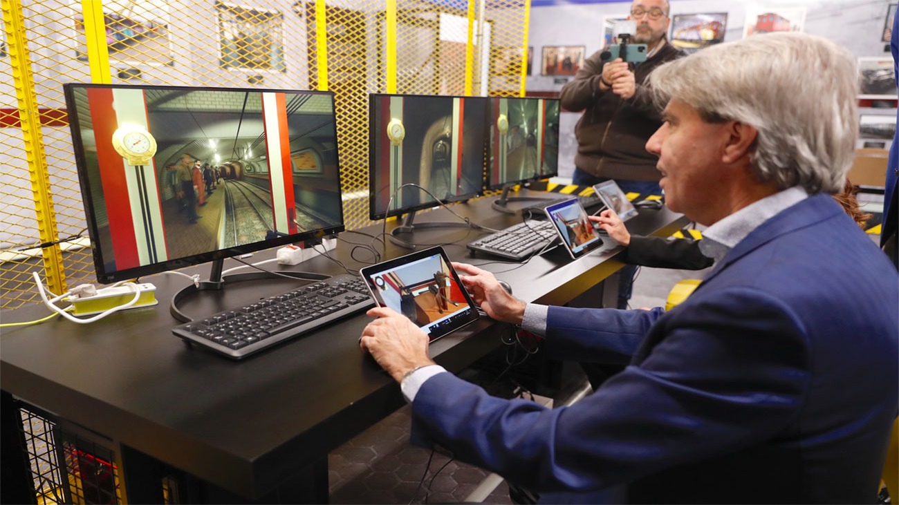 El placer de conducir el primer tren de Metro de Madrid