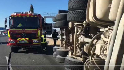 El accidente de un camión causa importantes retenciones en la M-50 a la altura de Getafe