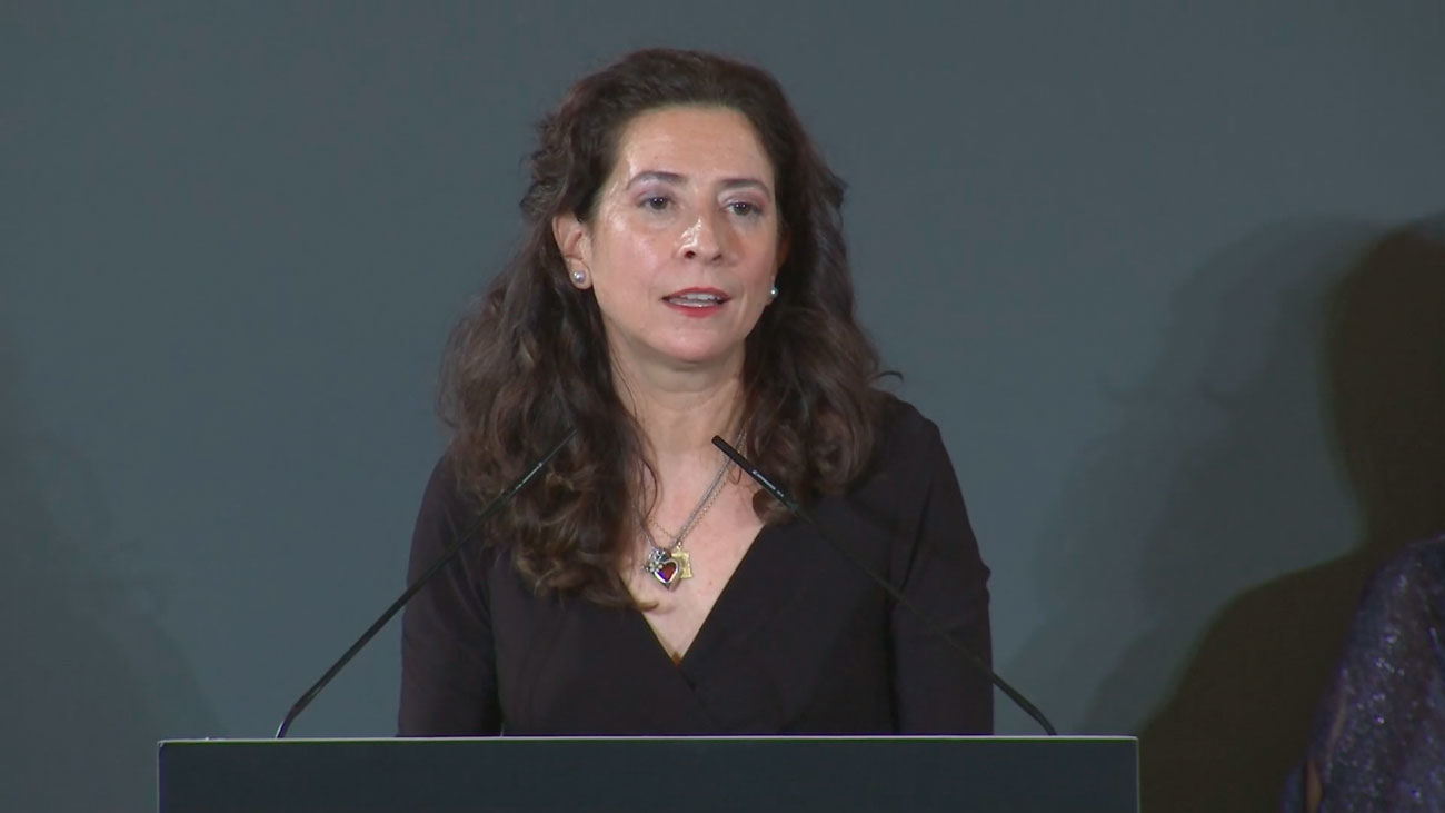 Ana Merino: "La literatura es lo que nos hace permanecer"