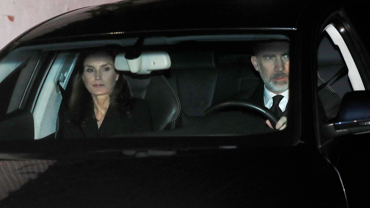 Los reyes acuden a la capilla ardiente de Pilar de Borbón