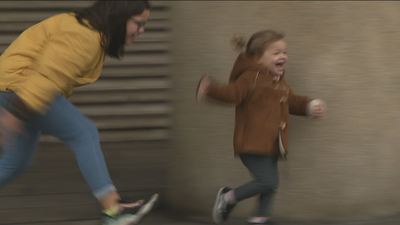 Historia de un milagro navideño para que Olalla vuelva a oír