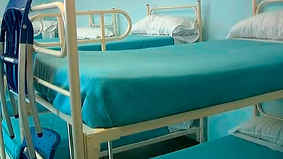 Decenas de personas sin hogar se quedan sin plaza en la campaña del frío de Madrid