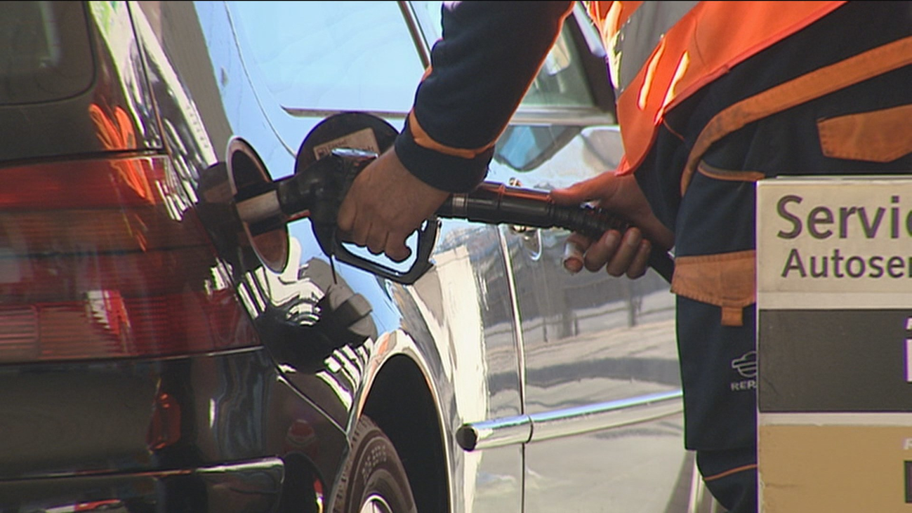 Los combustibles arrancan el año en máximos ante la subida del petróleo