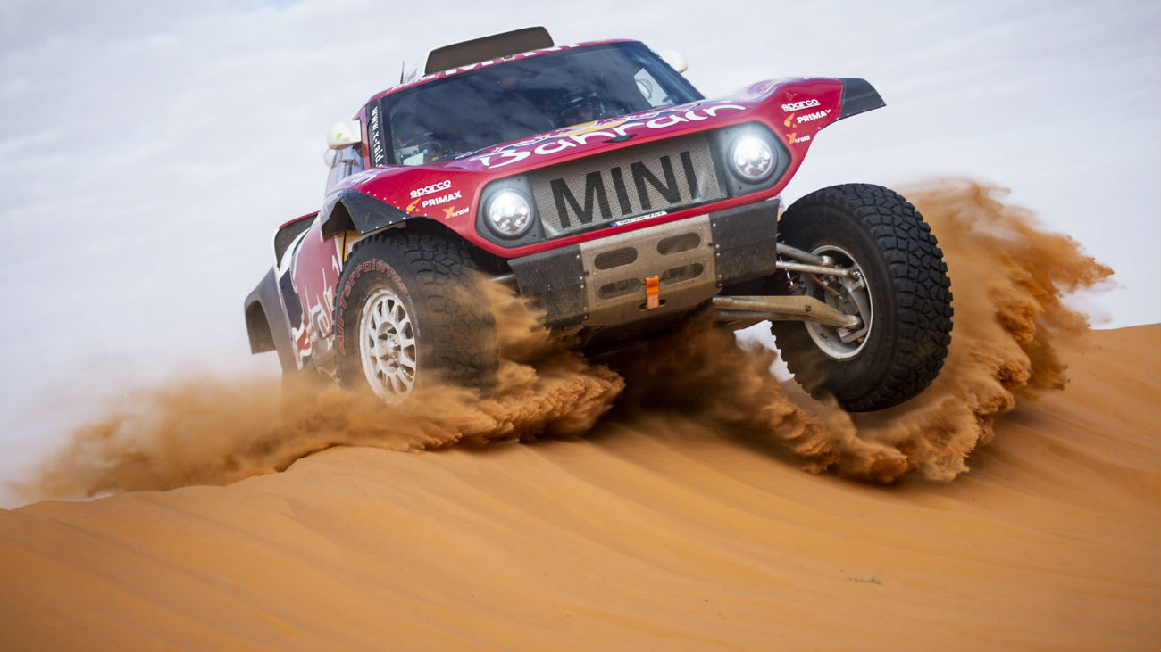 Sainz, segundo, y Alonso, quinto, en la sexta etapa del Dakar