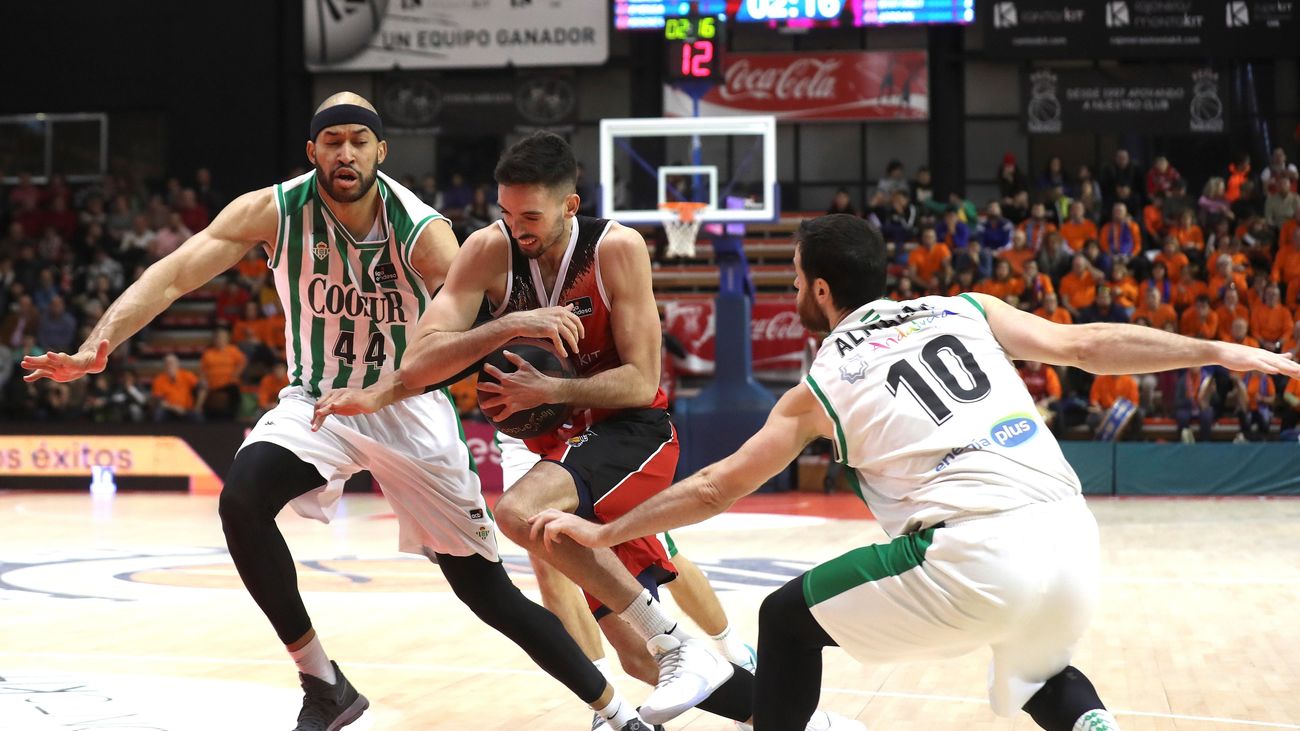 69-85. El Fuenlabrada profundizxa su crisis ante el Betis
