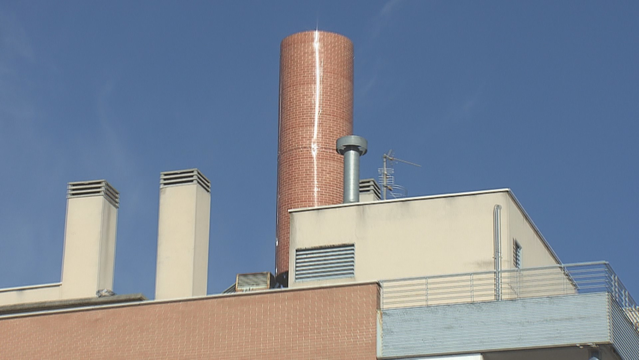 Vecinos preocupados por las antenas de telefonía en sus viviendas en Leganés Norte