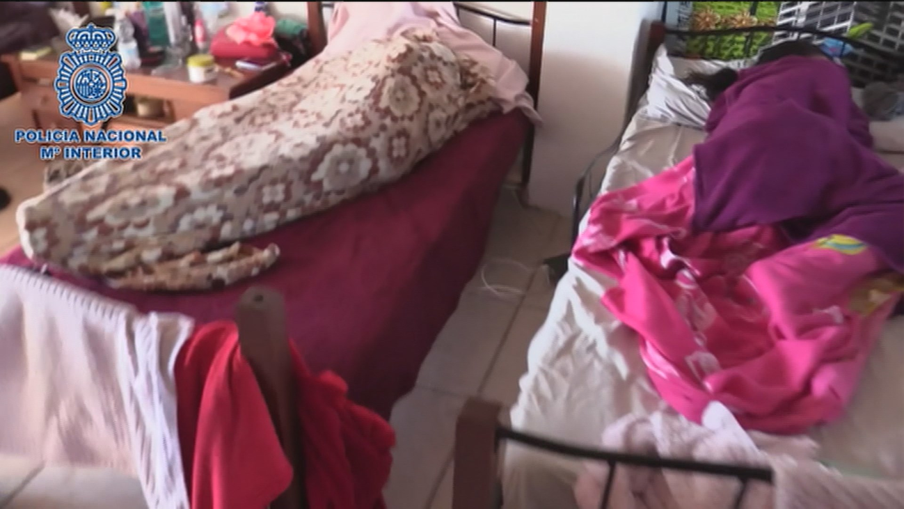 Vecinos denuncian la proliferación de un centenar de 'narcoburdeles' en Puente de Vallecas