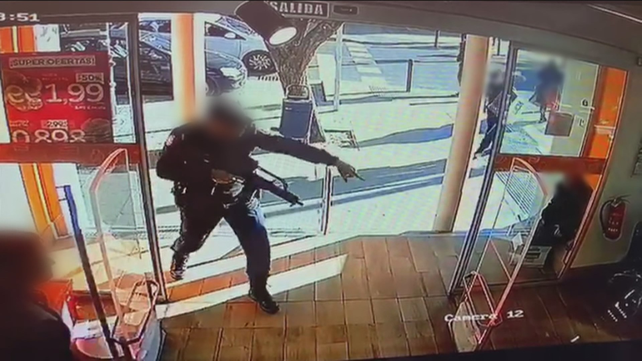Detenido por intentar robar con un cuchillo en un supermercado de la calle Bailén