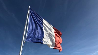 Ofertas de empleo en Francia para operadores cárnicos y Disneyland