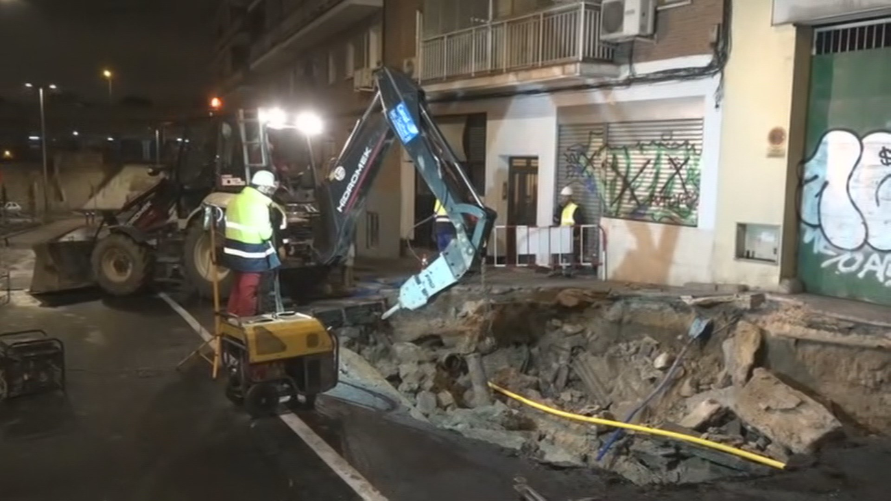 Espectacular socavón en Villaverde