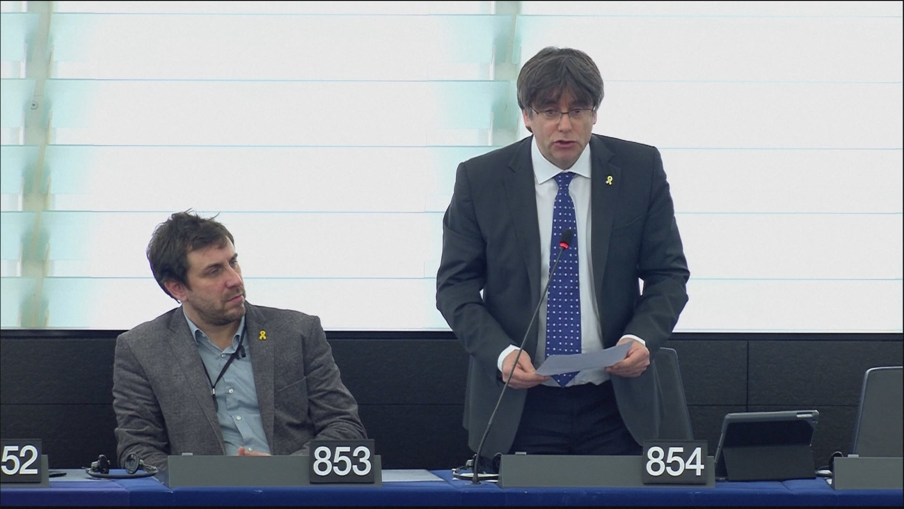 Puigdemont defiende la autodeterminación en su primera intervención como eurodiputado