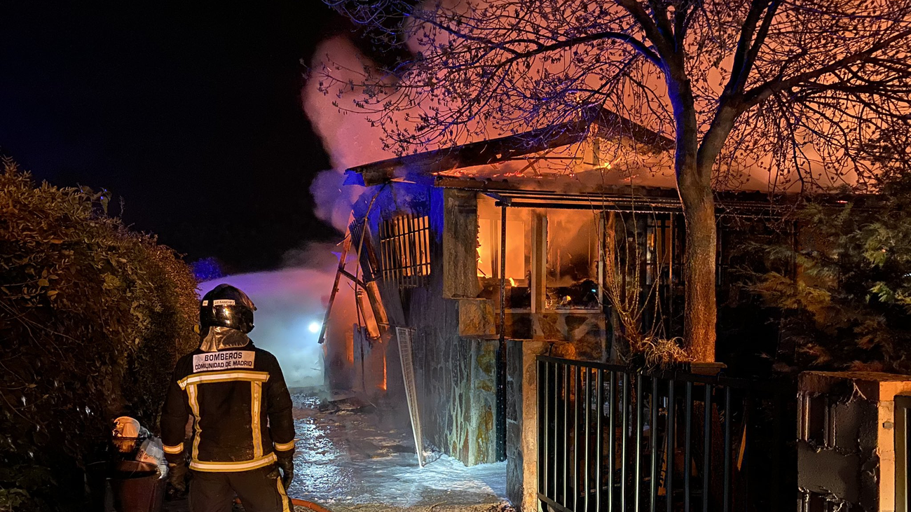 Calcinado un chalet de dos plantas en El Molar