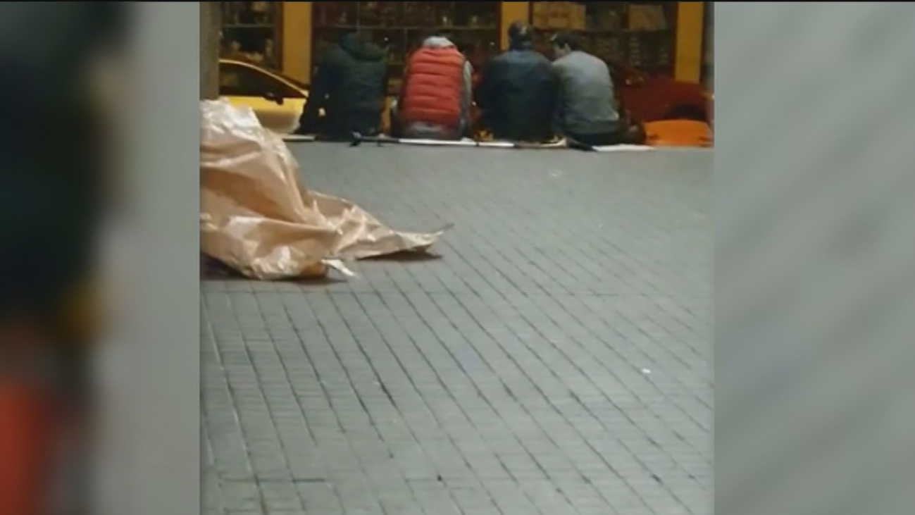 Vecinos de Bravo Murillo denuncian problemas con un grupo de indigentes