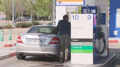 El precio de la gasolina y el gasóleo se dispara y es un 11% más caro que hace un año