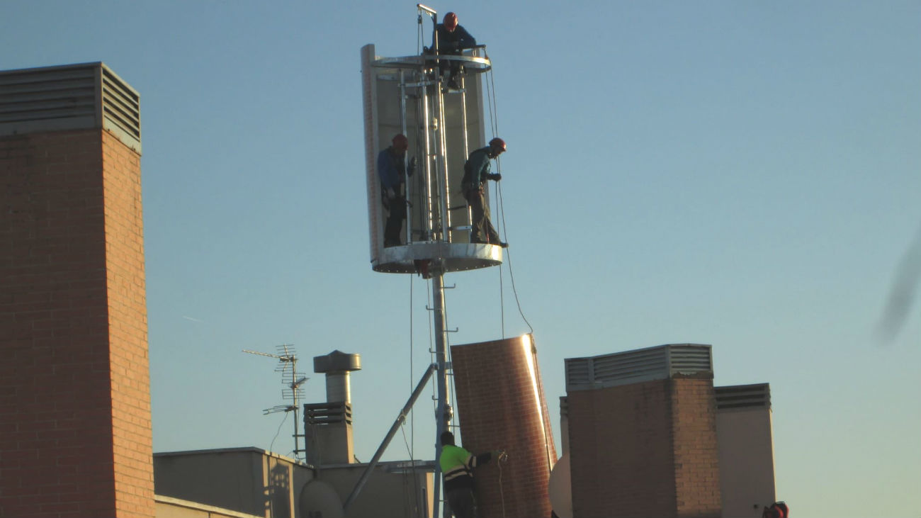 Instalación de una antena de telefonía
