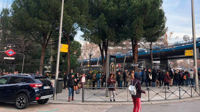 Más autobuses a partir del lunes para 'salvar' el cierre de la línea 4 de Metro de Madrid