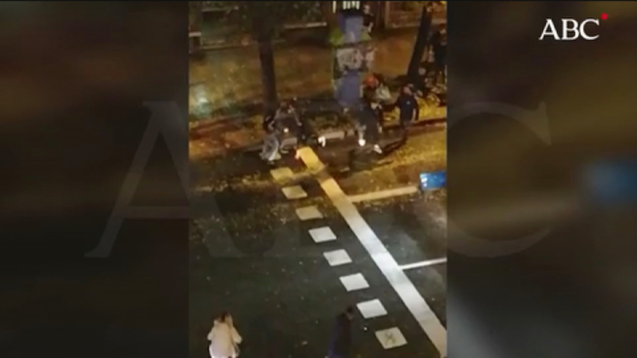 Treinta años de peleas y suciedad a las puertas de una discoteca de Tetuán