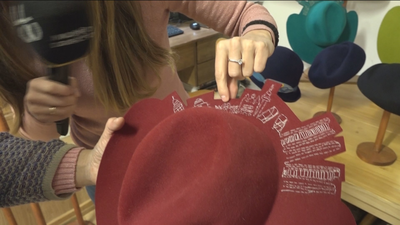 Madrid, plasmado en sombreros hechos a mano en Malasaña