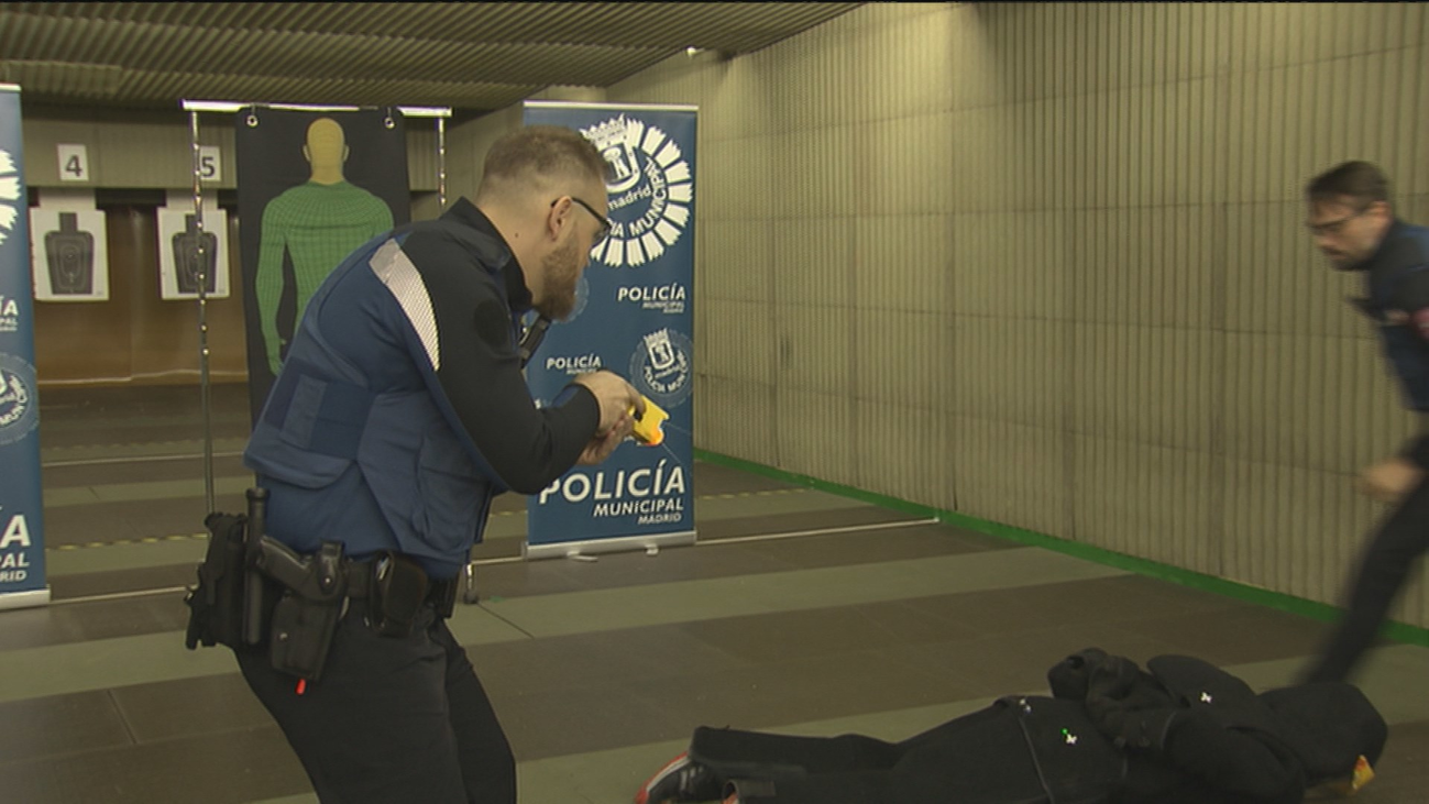 La Policía Municipal de Madrid se prepara para usar en breve las pistolas táser