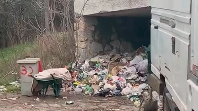 Reincide el 'rey del síndrome de Diógenes’, que acumuló 80 camiones de basura en su casa de Los Molinos