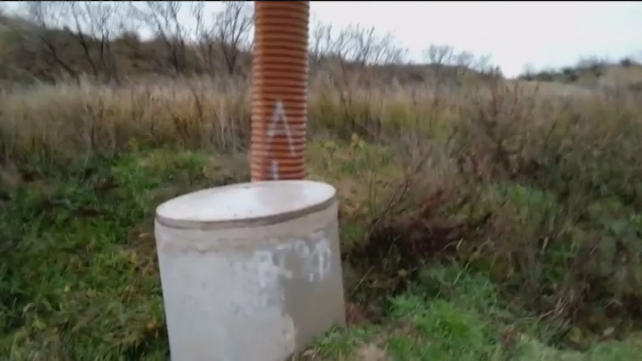 Tapan los pozos abiertos que Telemadrid descubrió en Canillejas, cerca del Wanda Metropolitano