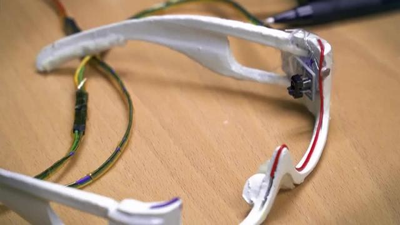 Un estudiante universitario crea unas gafas que ayudan al diagnóstico de patologías oculares